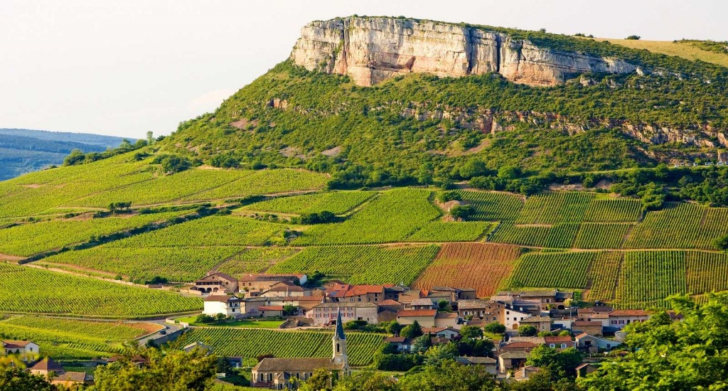 1_la-roche-de-solutre-with-vineyards-burgundy-france.jpg