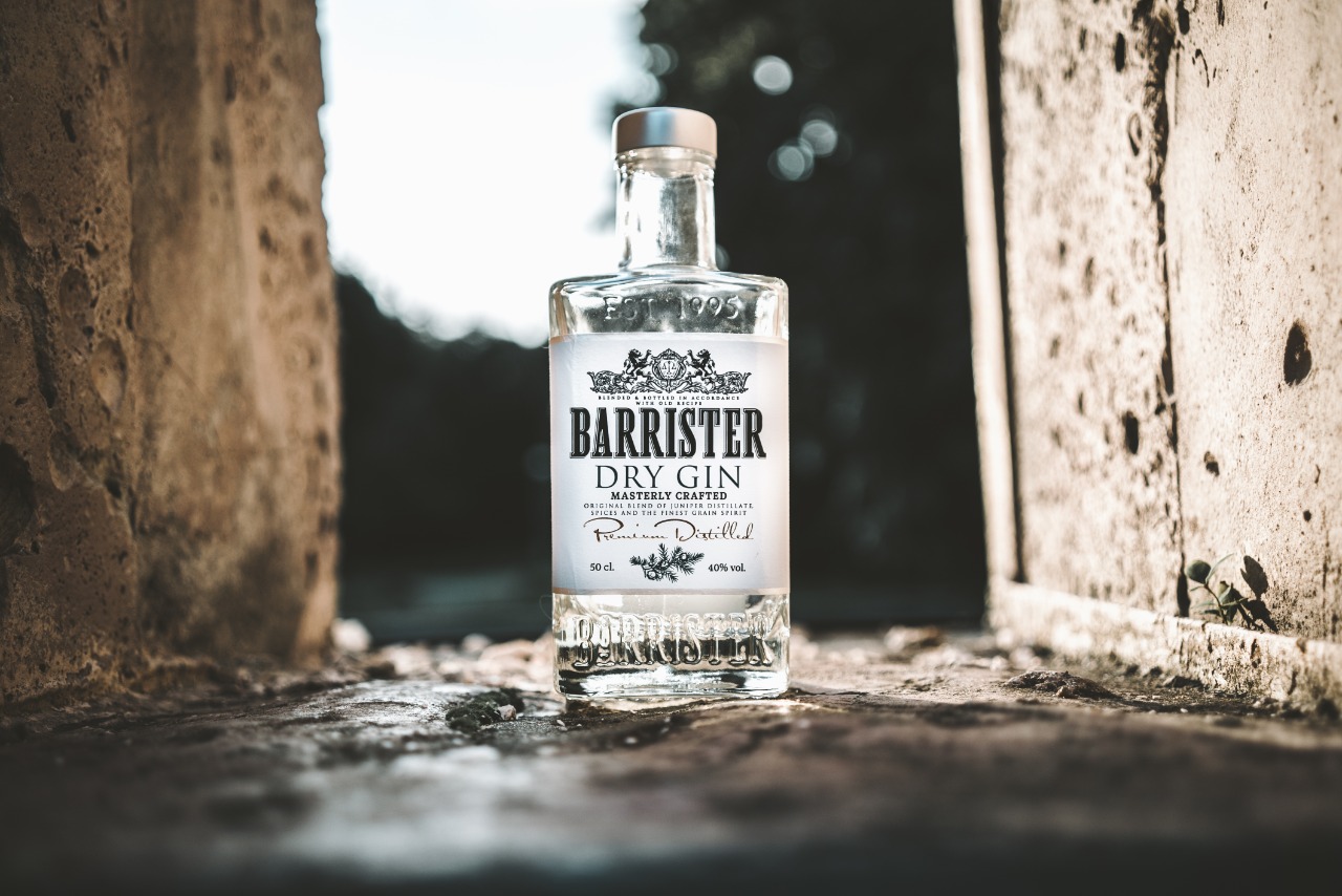 Джин barrister отзывы. Барристер. Barrister Джин. Barrister Masterly Crafted Джин. Barrister Dry Gin.